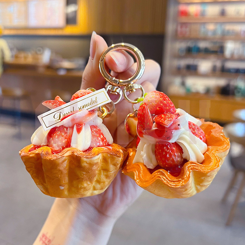 Creative PU Strawberry Egg Tar - Carabiner Keychain recension och pris